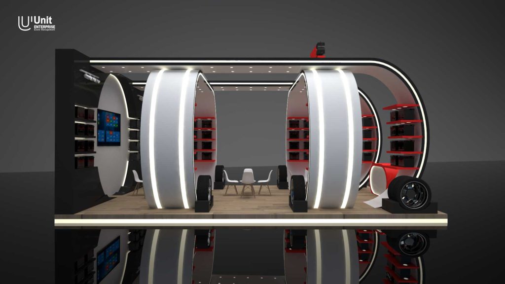 شاشة عرض LED داخل جناح BMT تعرض فيديوهات تعريفية بالمنتجات والخدمات.